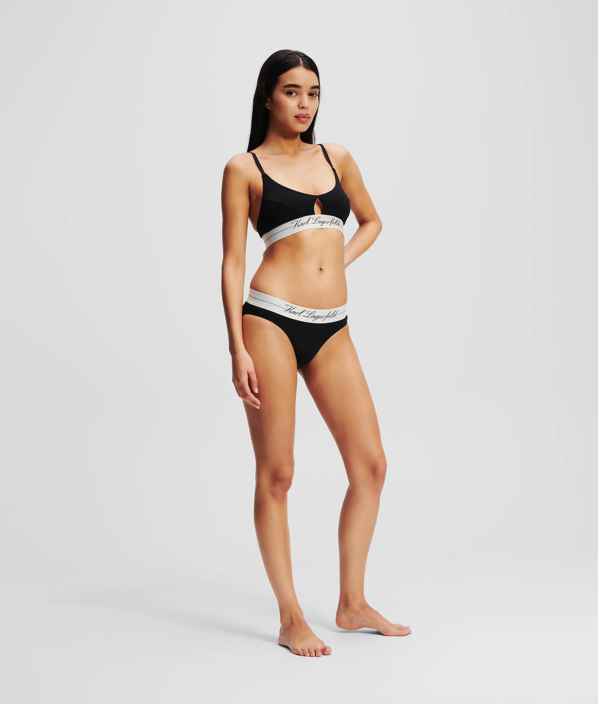 Hotel Karl peephole bra