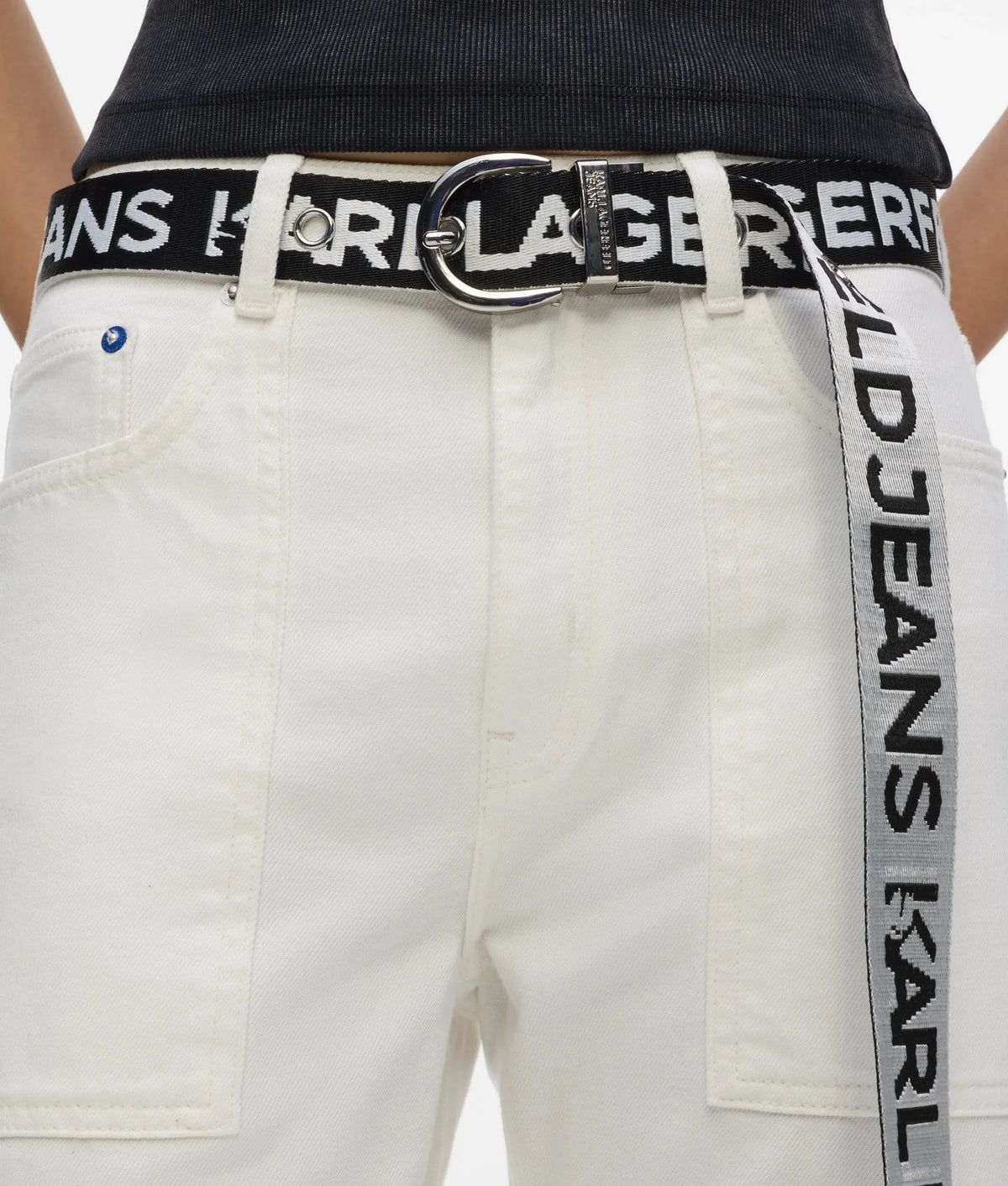 Reversible webbing belt
