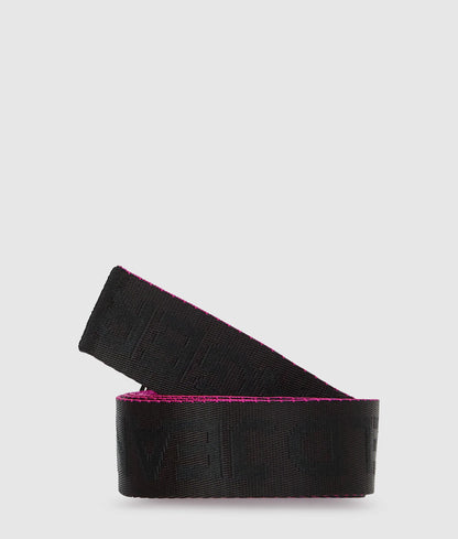 Reversible webbing belt