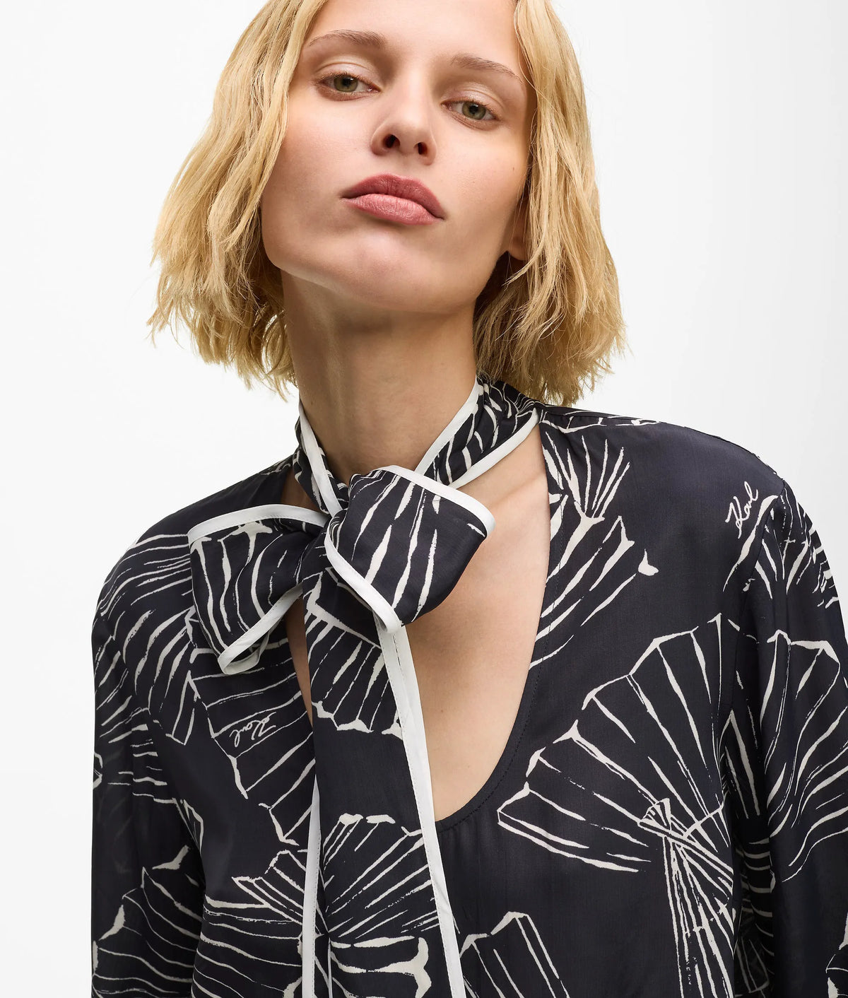 Fan print scarf top