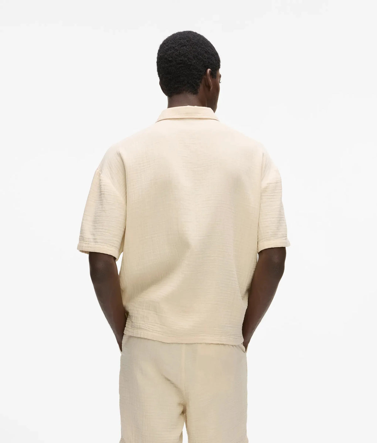 Short-sleeved crinkled shirt
