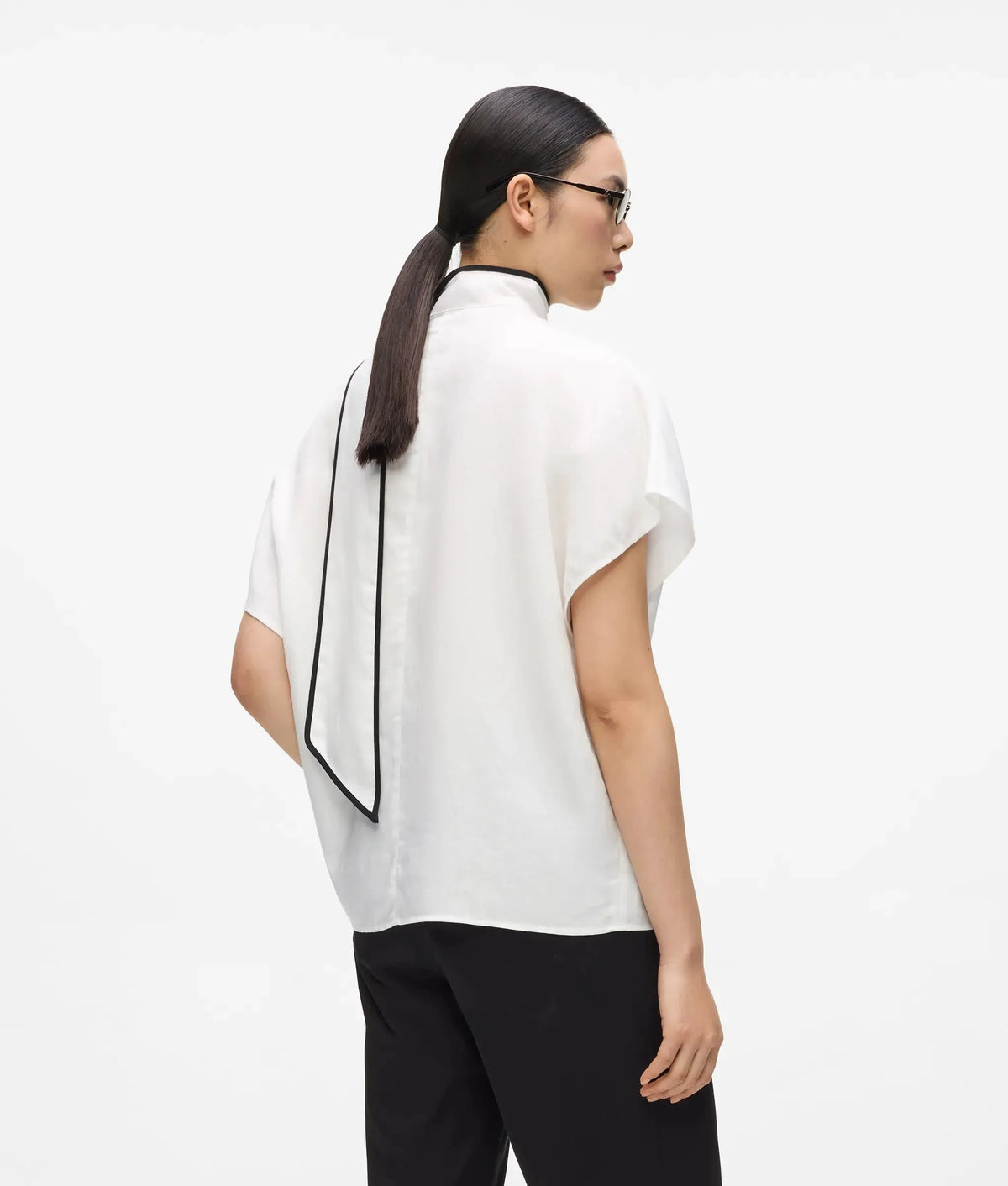 Linen blend pipelined blouse