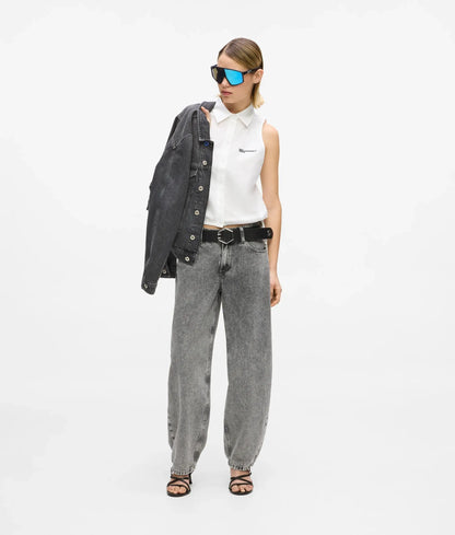 Sleeveless shirt