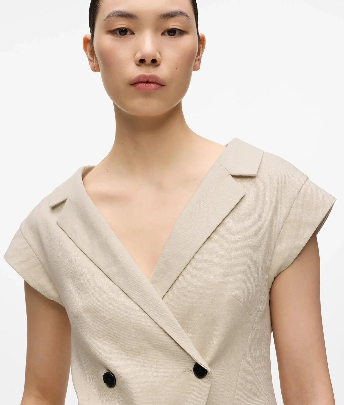 Cap-sleeved blazer