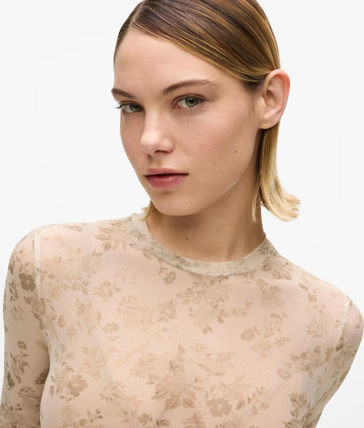 Long-sleeved floral mesh T-shirt