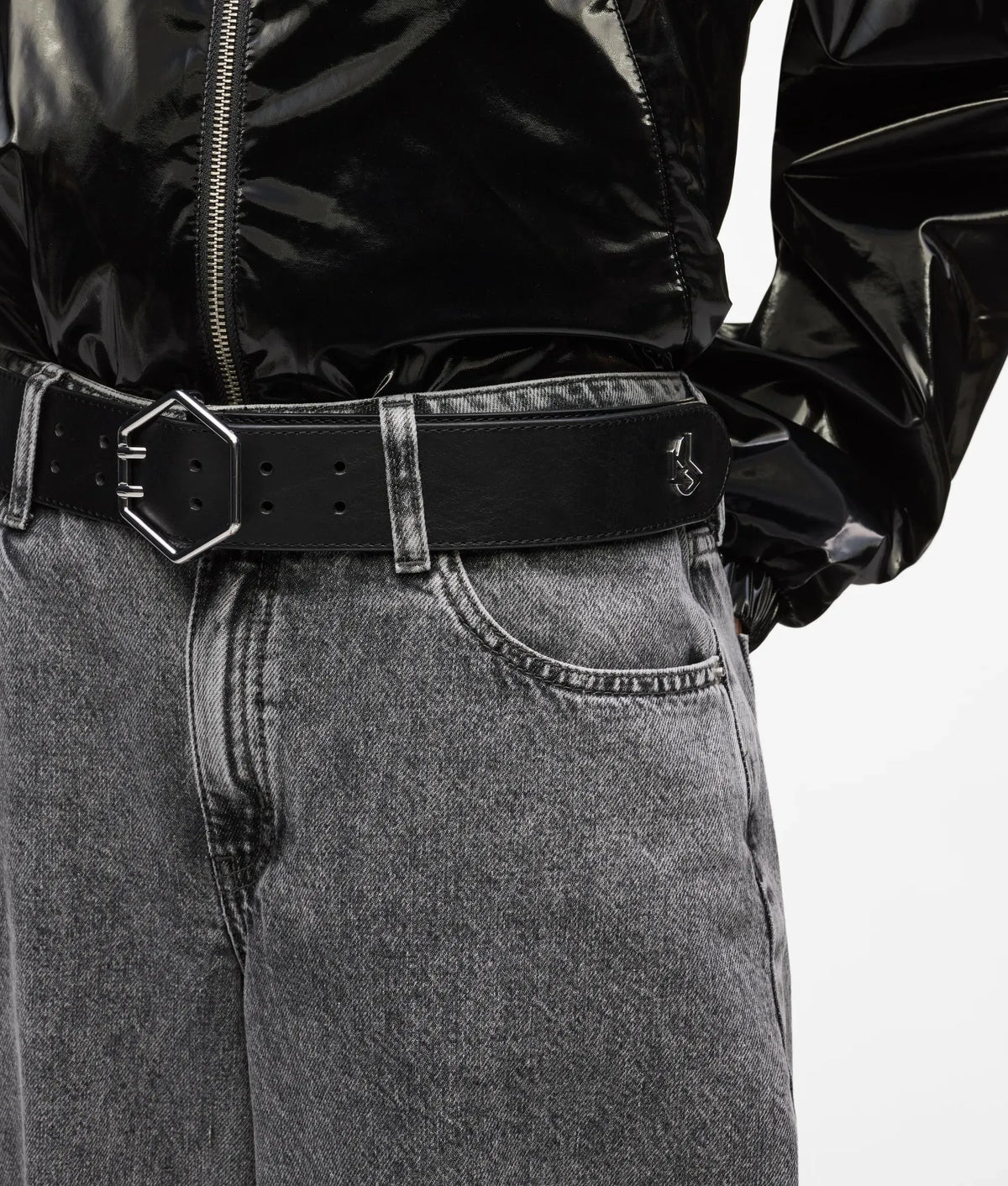 Hexagonal buckle belt
