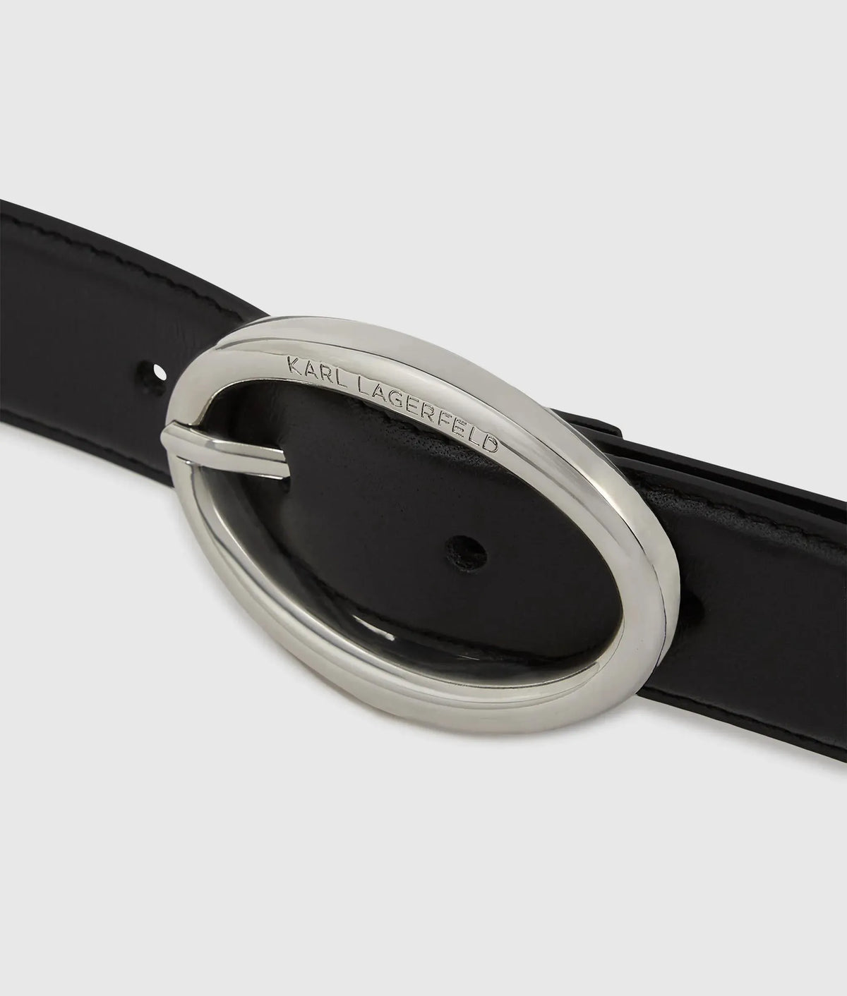 Oval buckle belt