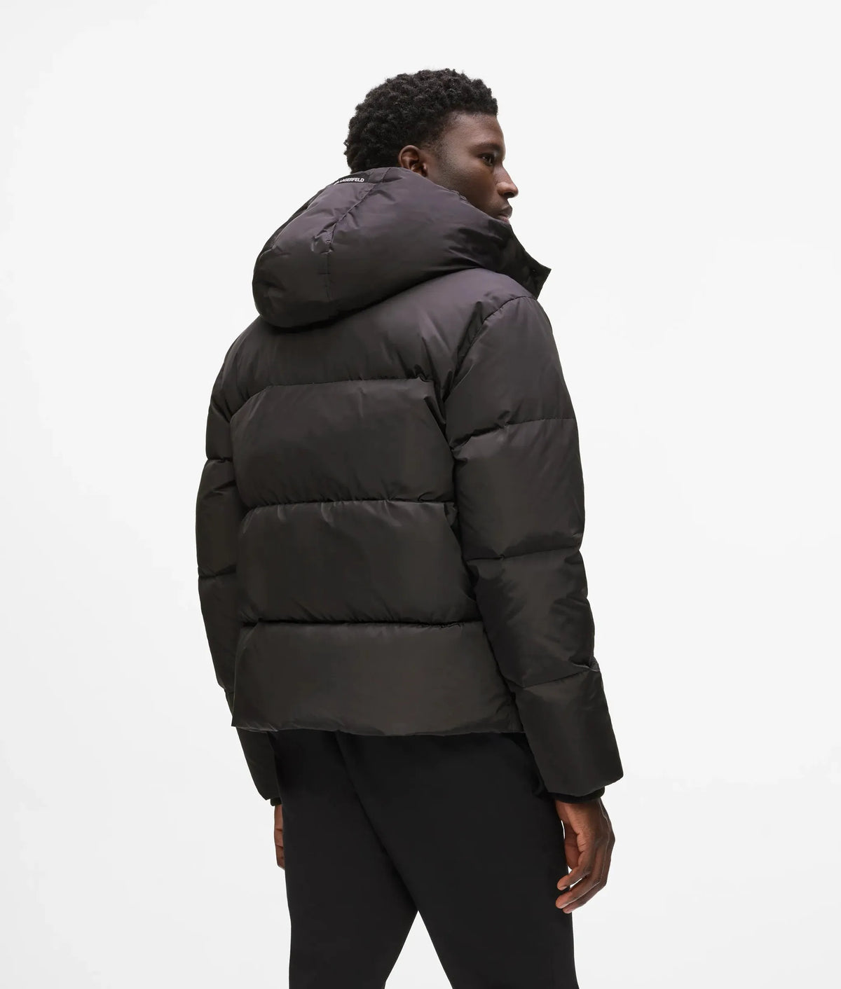 Short hooded puffer jacket