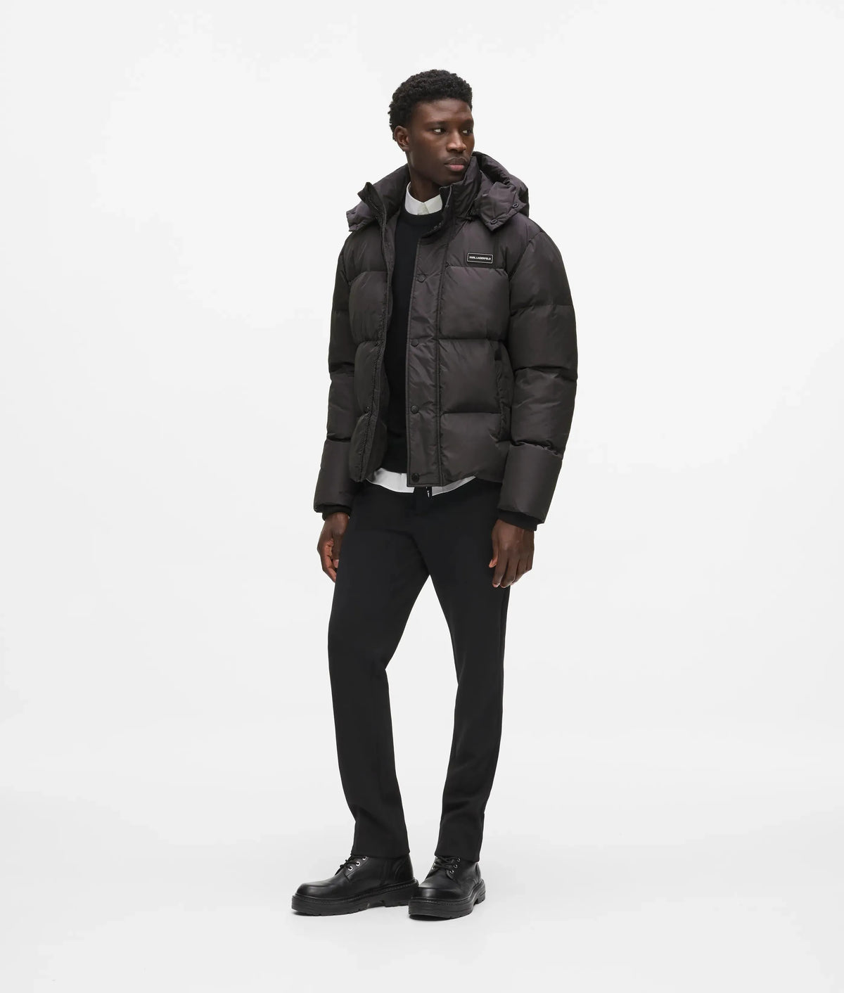 Short hooded puffer jacket