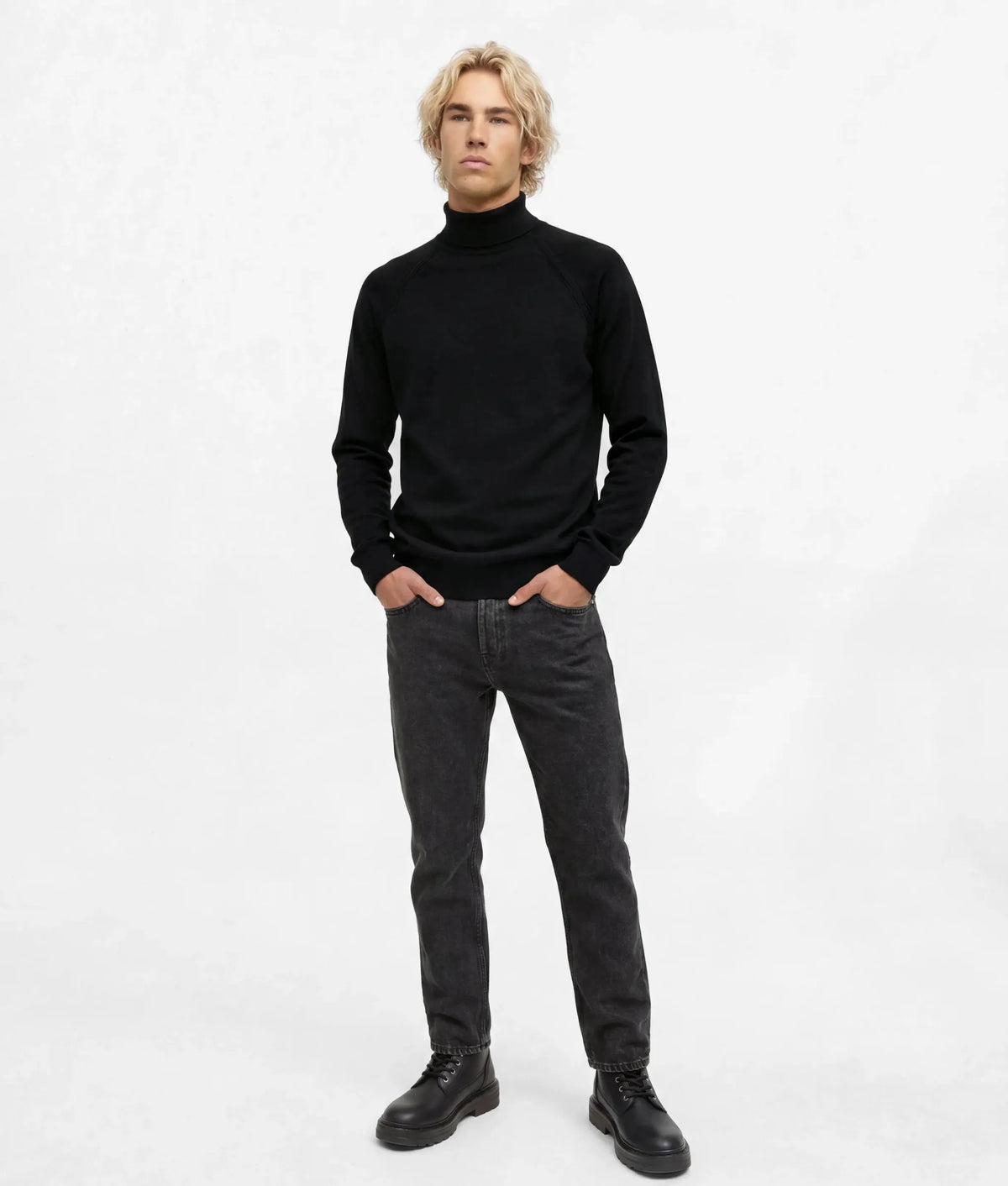 Lightweight knit rollneck sweater