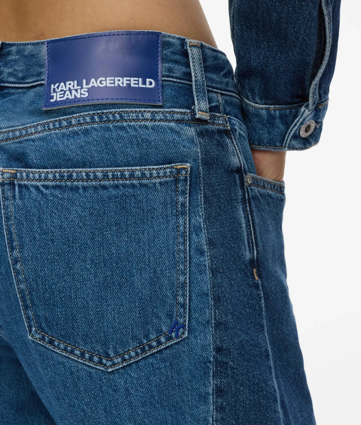 Blocked mid-rise barrel-leg jeans