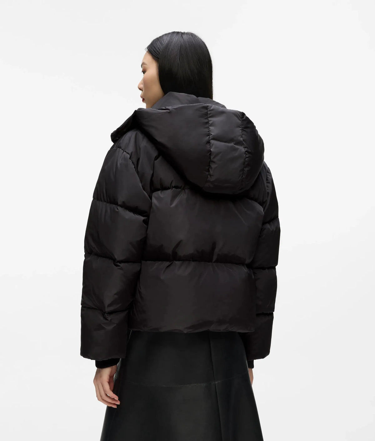 Short hooded puffer jacket