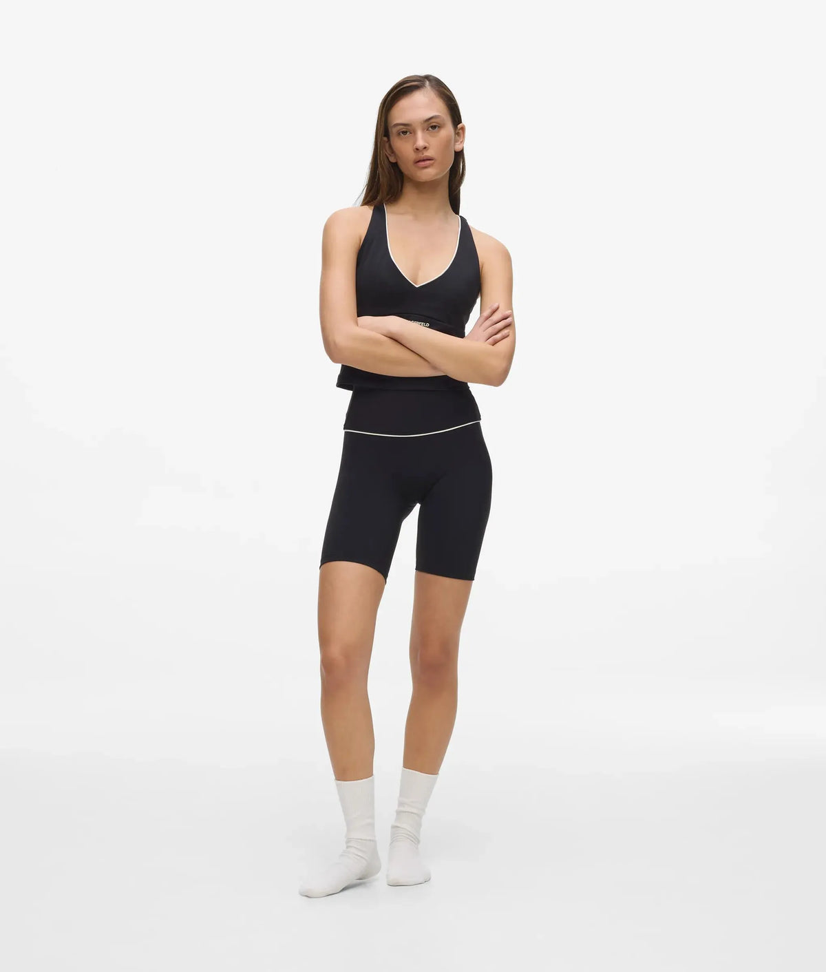 Contrast piping athleisure shorts