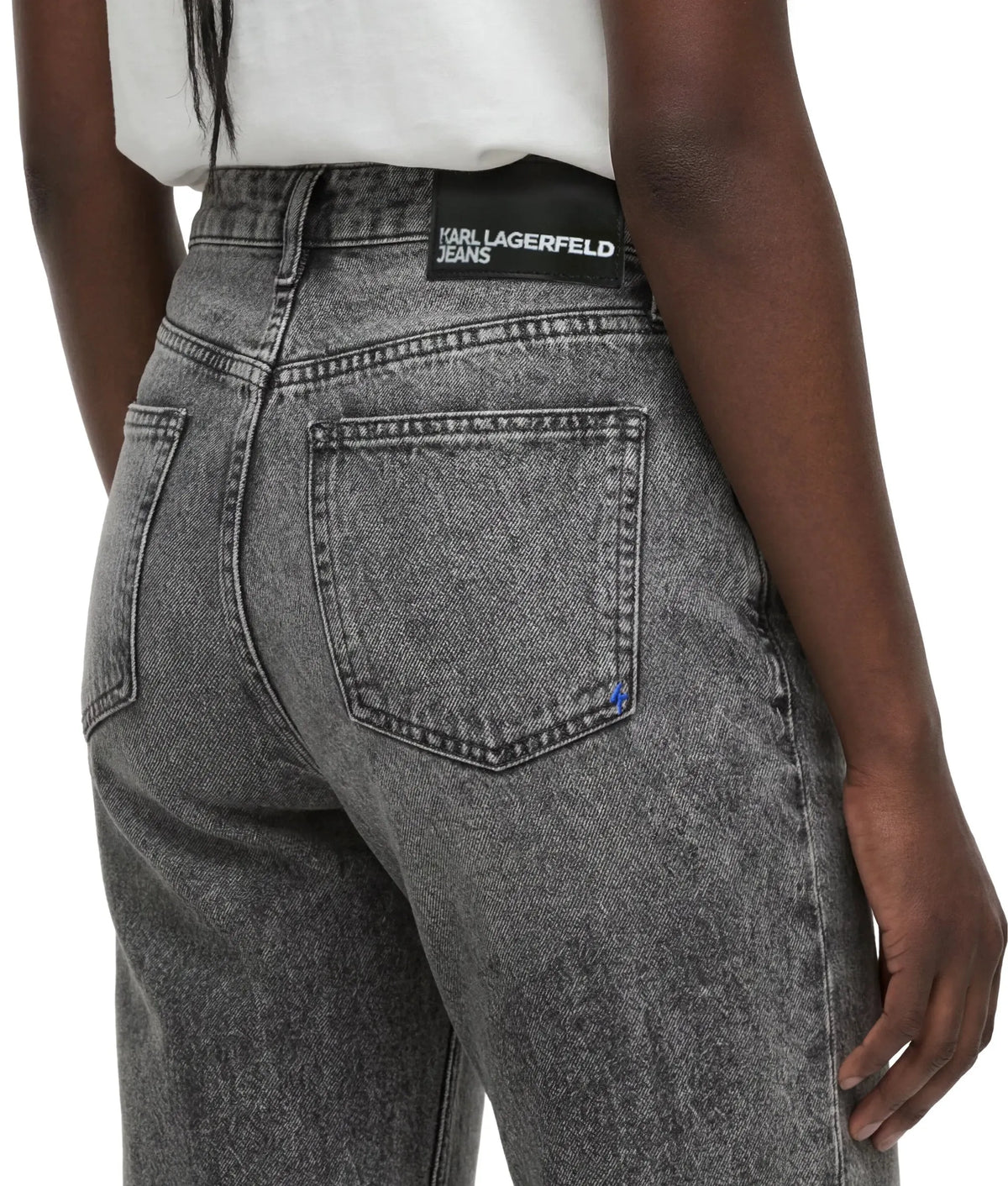 Cut-out mom jeans