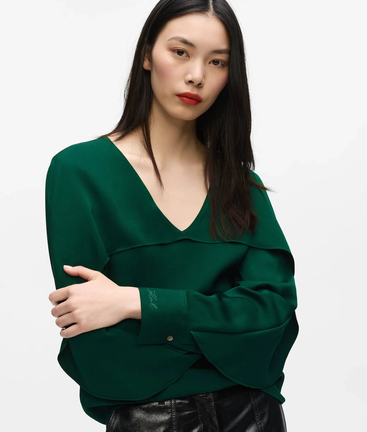 V-neck flounce blouse