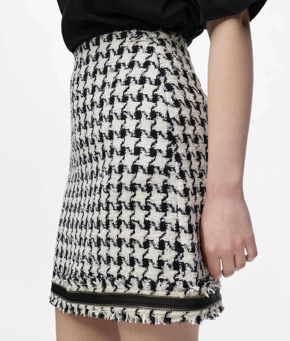 Houndstooth bouclé mini skirt