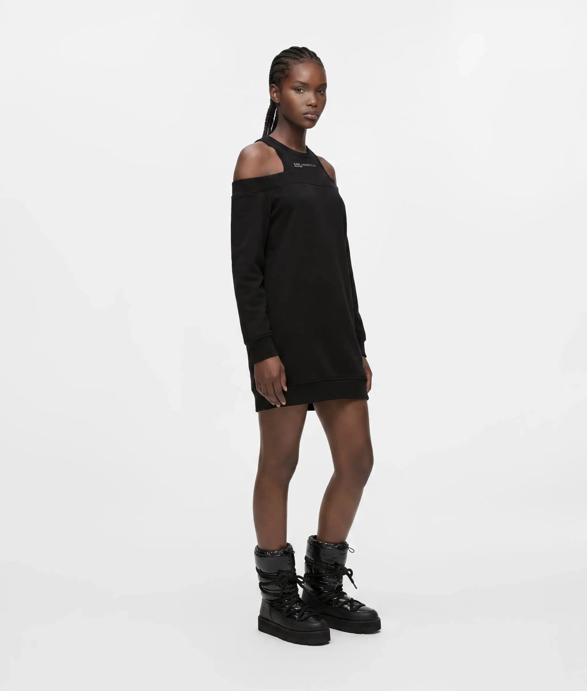 Cold-shoulder sweat dress