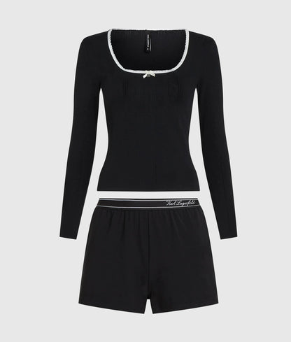 Long-sleeved pajama top and shorts gift set