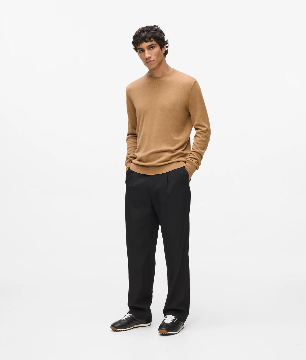 Crewneck knitted sweater