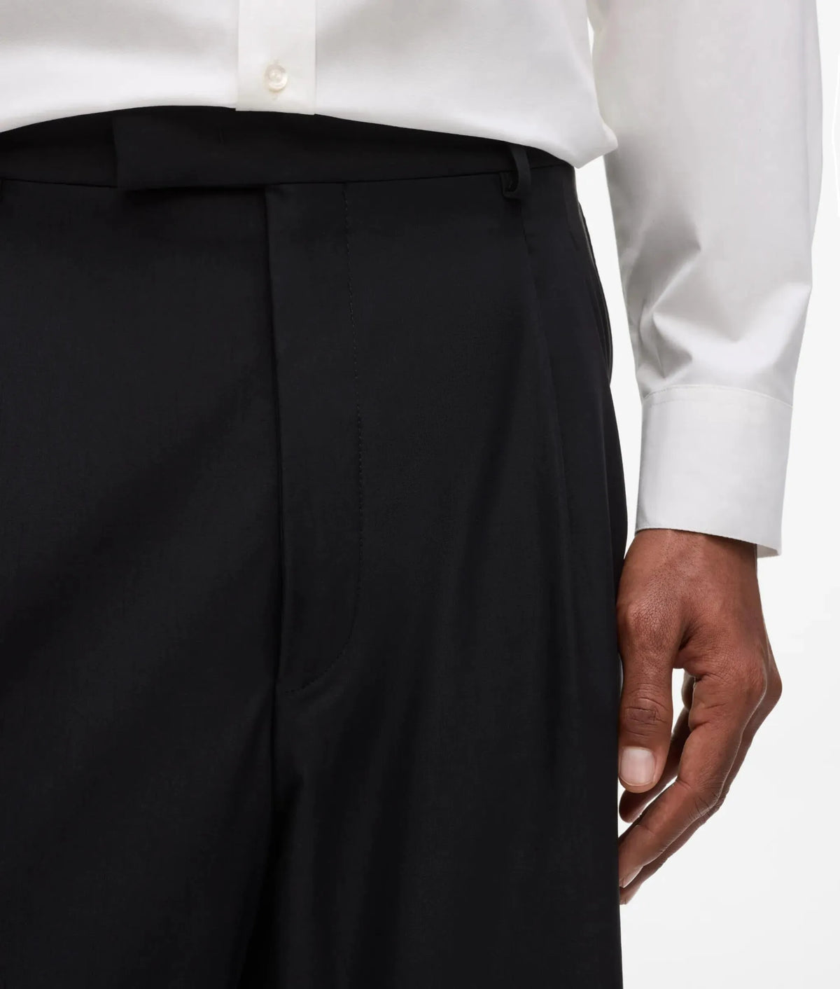 Smooth tailored pants