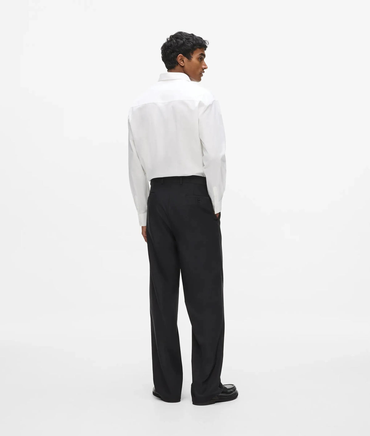 Smooth tailored pants