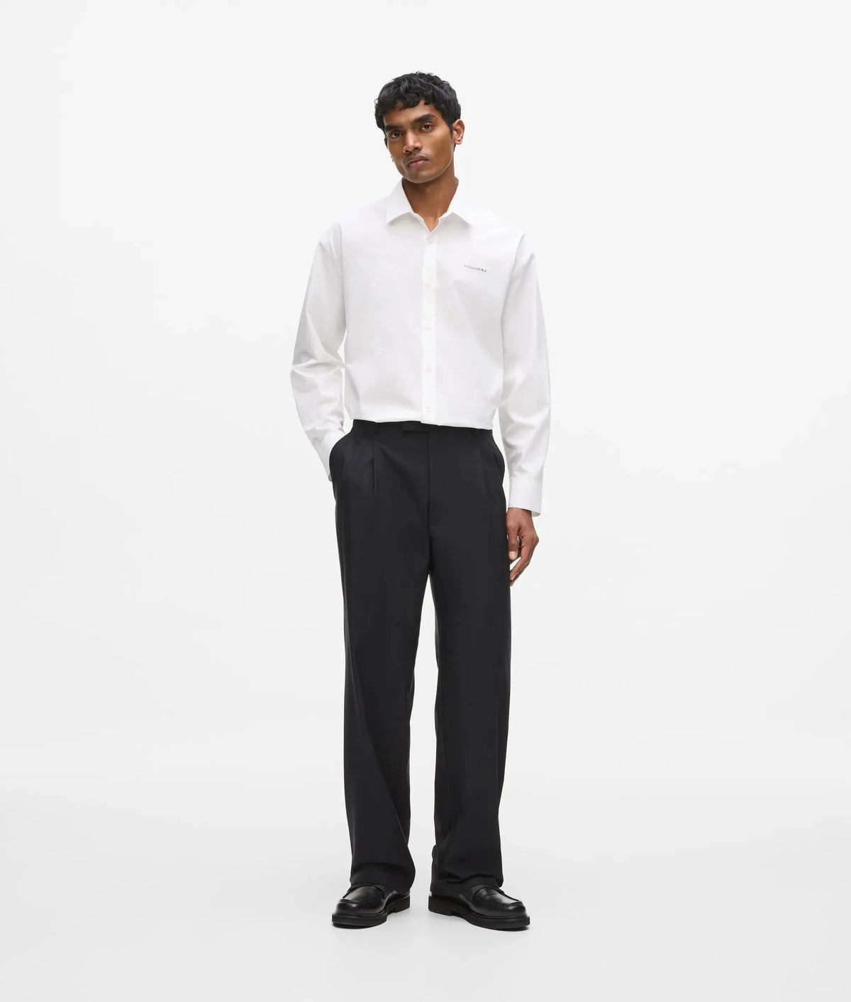 Smooth tailored pants