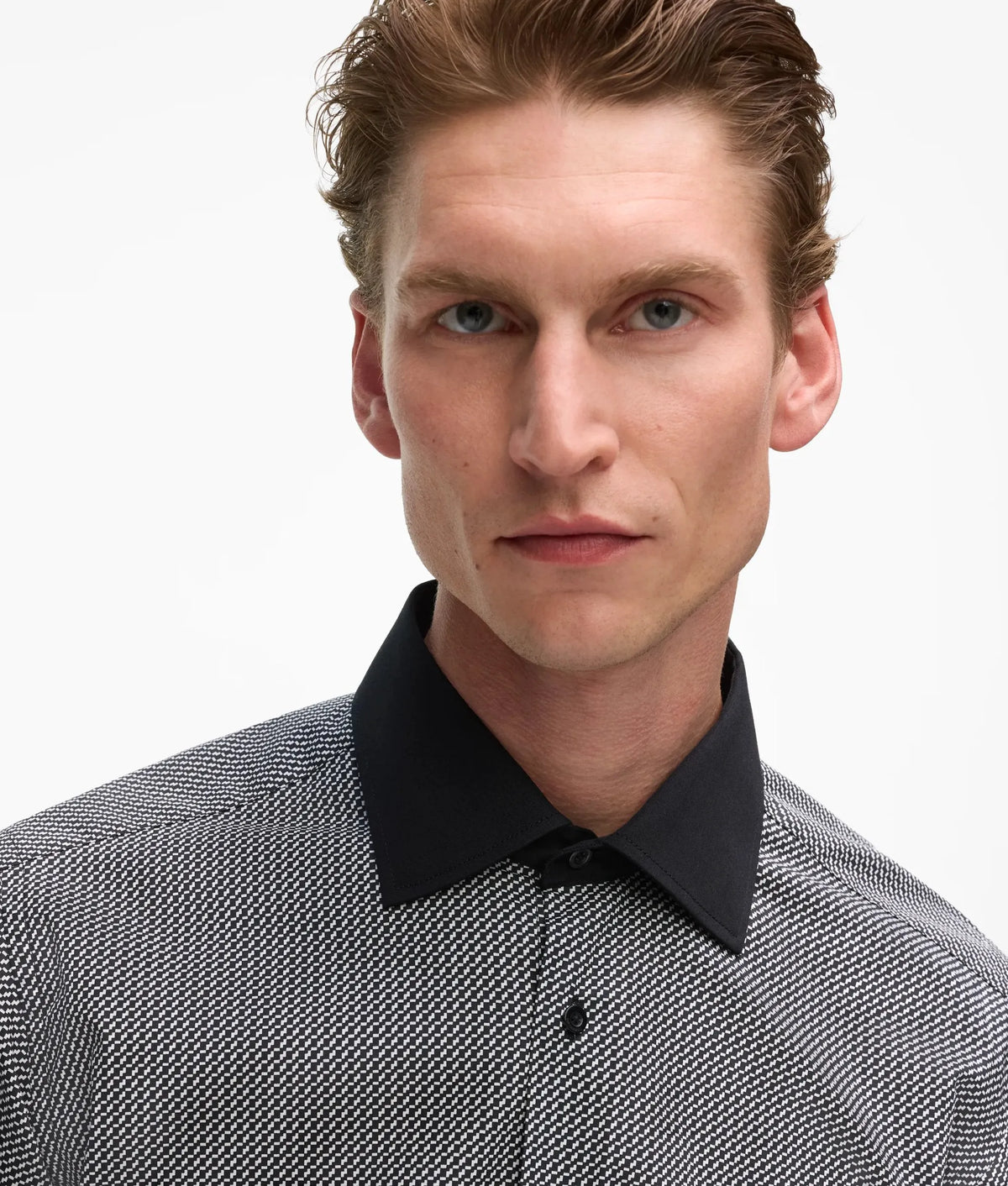 Modern-fit contrast collar shirt