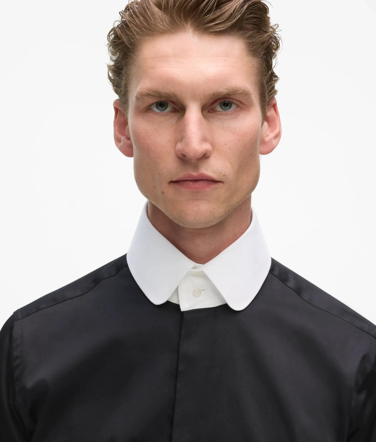Modern-fit round collar shirt