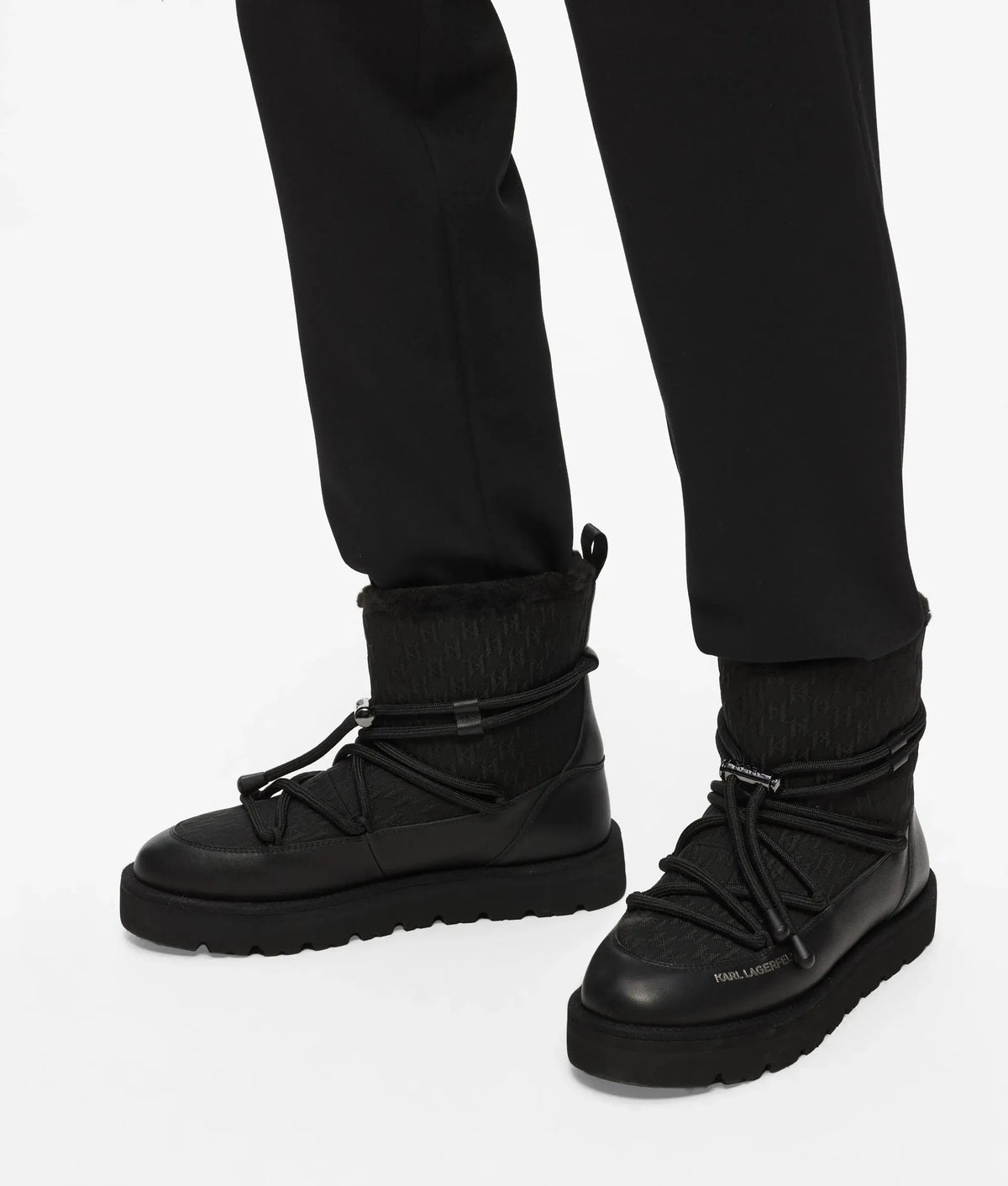 Thermo lace-detail boots