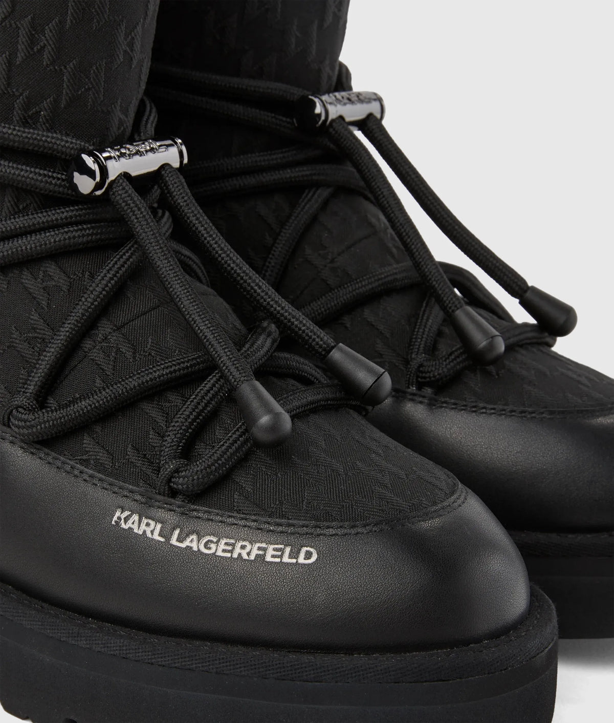 Thermo lace-detail boots