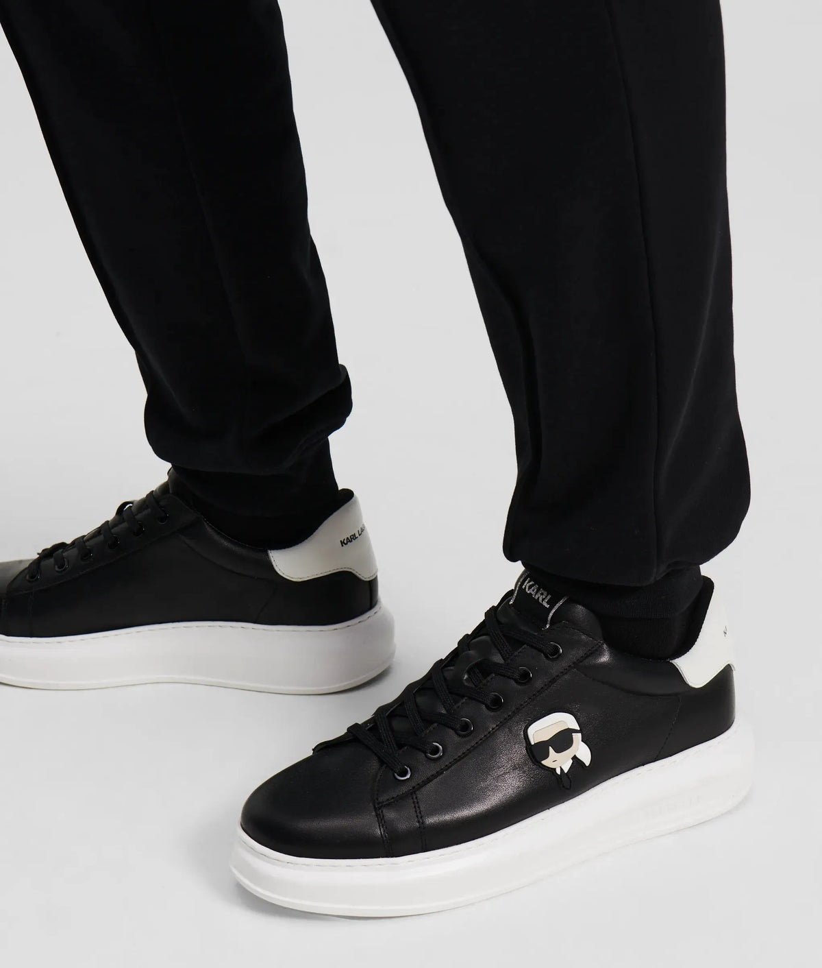 Ikon NFT Kapri sneakers