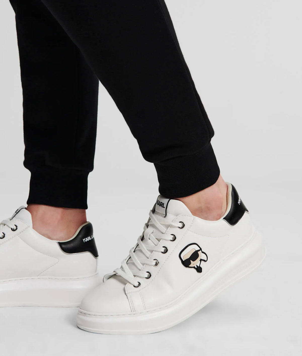 Ikon NFT Kapri sneakers