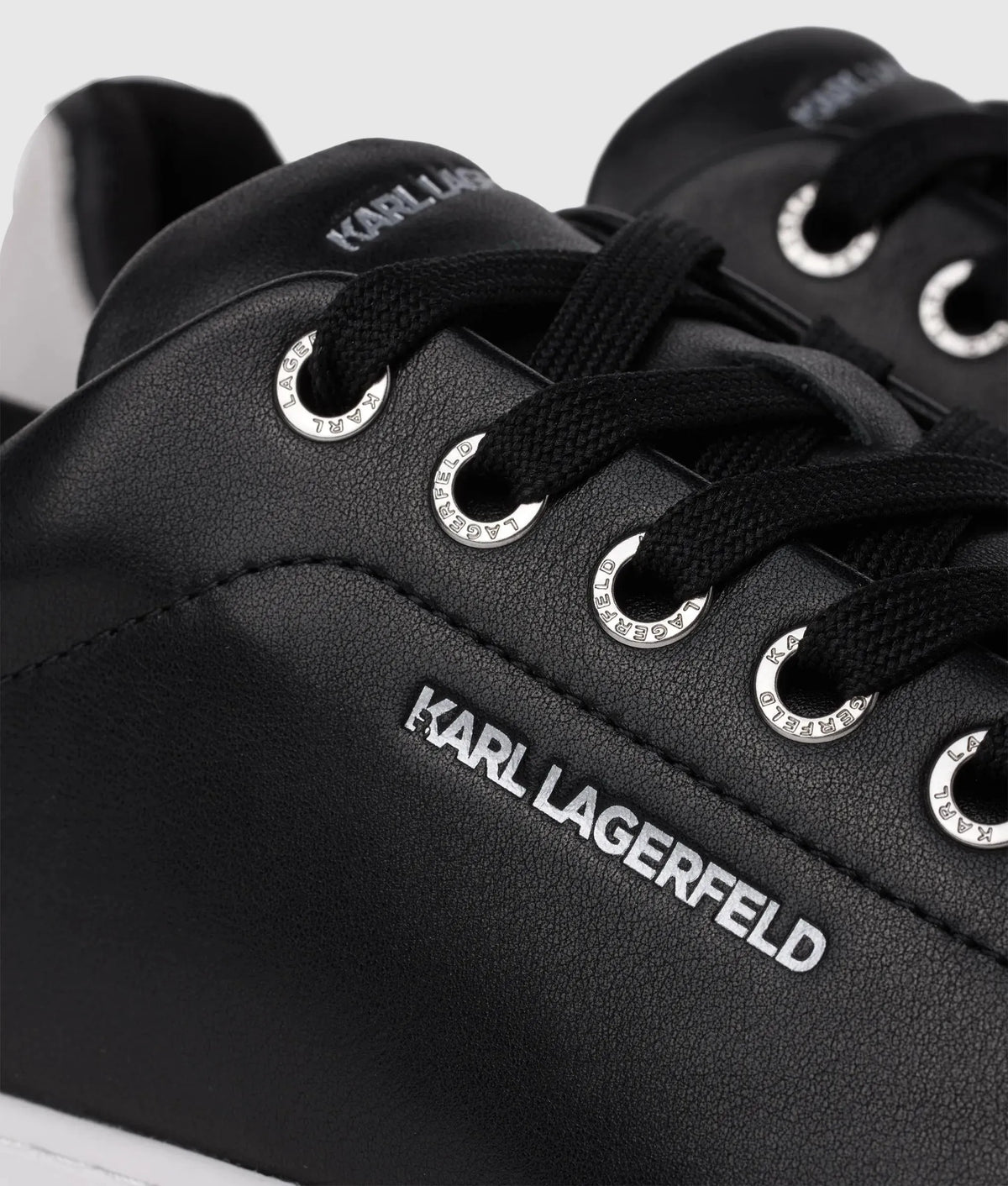Ikon NFT kore sneakers