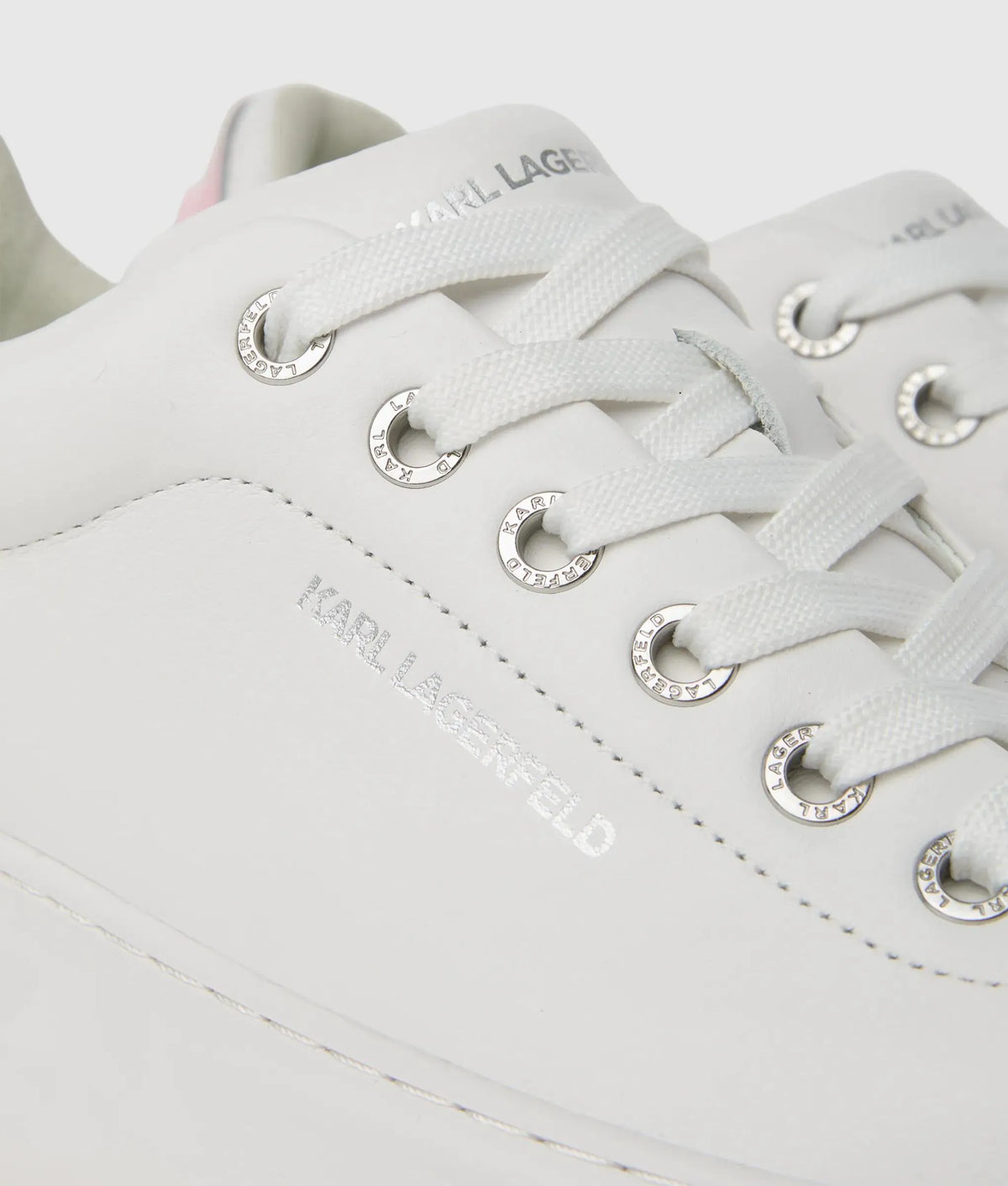 Ikon NFT kore sneakers